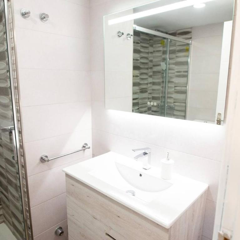 Cristian Sur Beach Home - One-Bedroom Apartment - 37