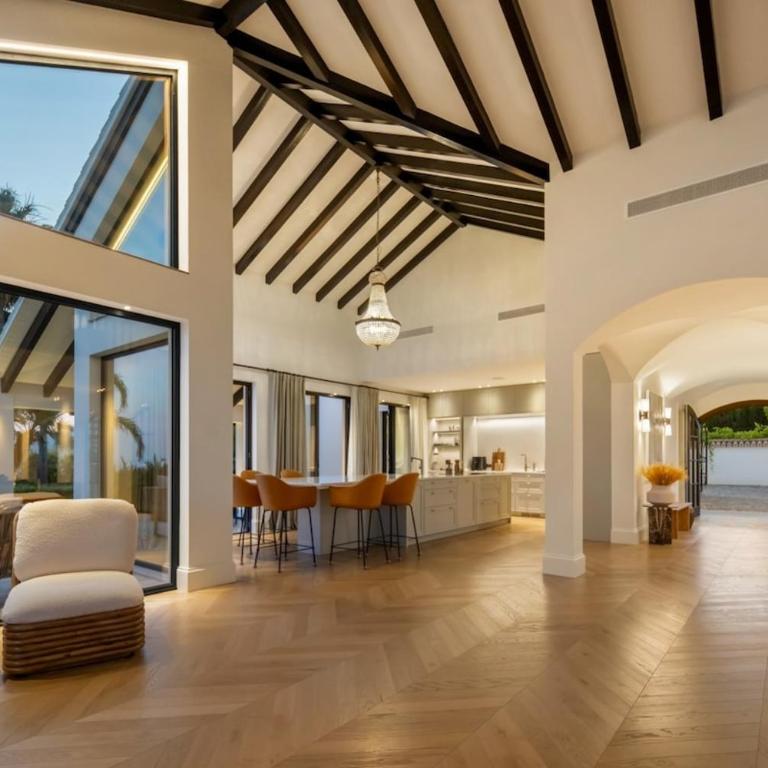 Luxury Villa, Gym, Sea Views & private pool - Villa - 71