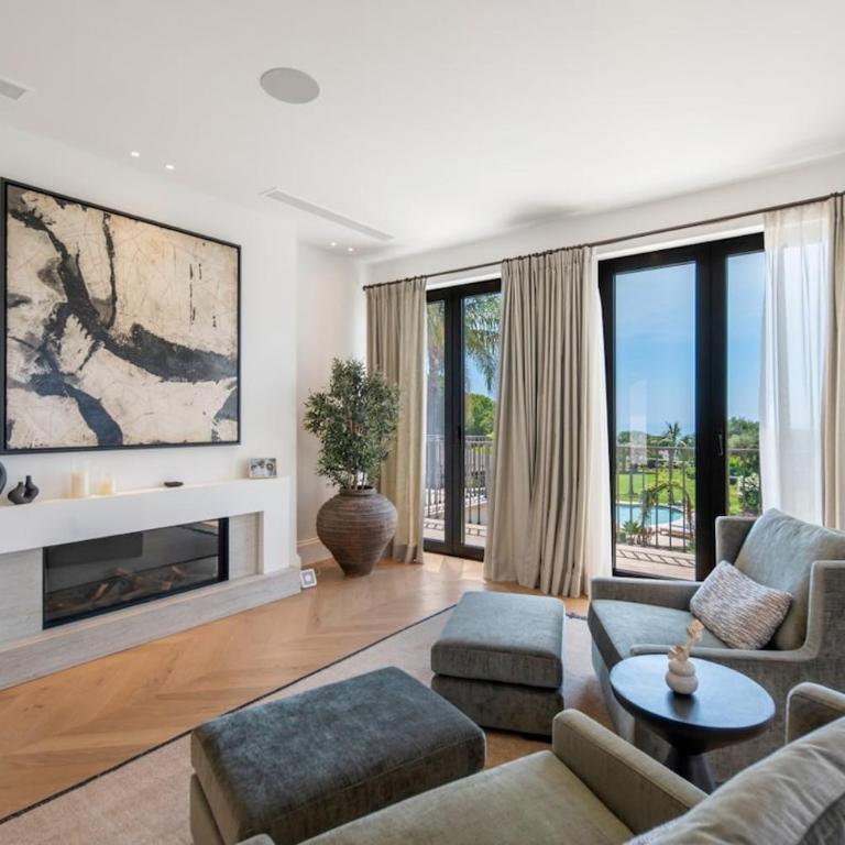 Luxury Villa, Gym, Sea Views & private pool - Villa - 66