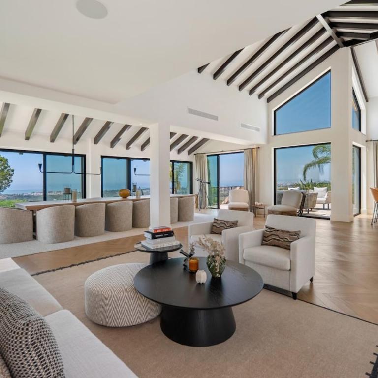 Luxury Villa, Gym, Sea Views & private pool - Villa - 59