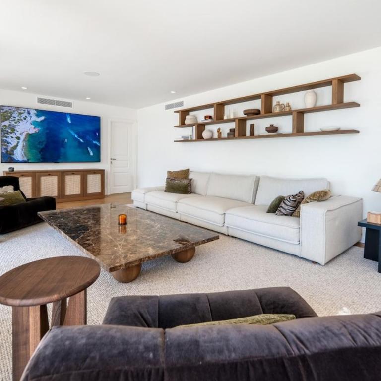 Luxury Villa, Gym, Sea Views & private pool - Villa - 61
