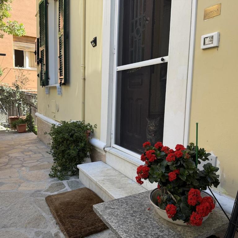 HOST4U - Honey's Home with Balcony and Garden in Imperia City Center - Appartamento con 2 Camere da Letto - 7