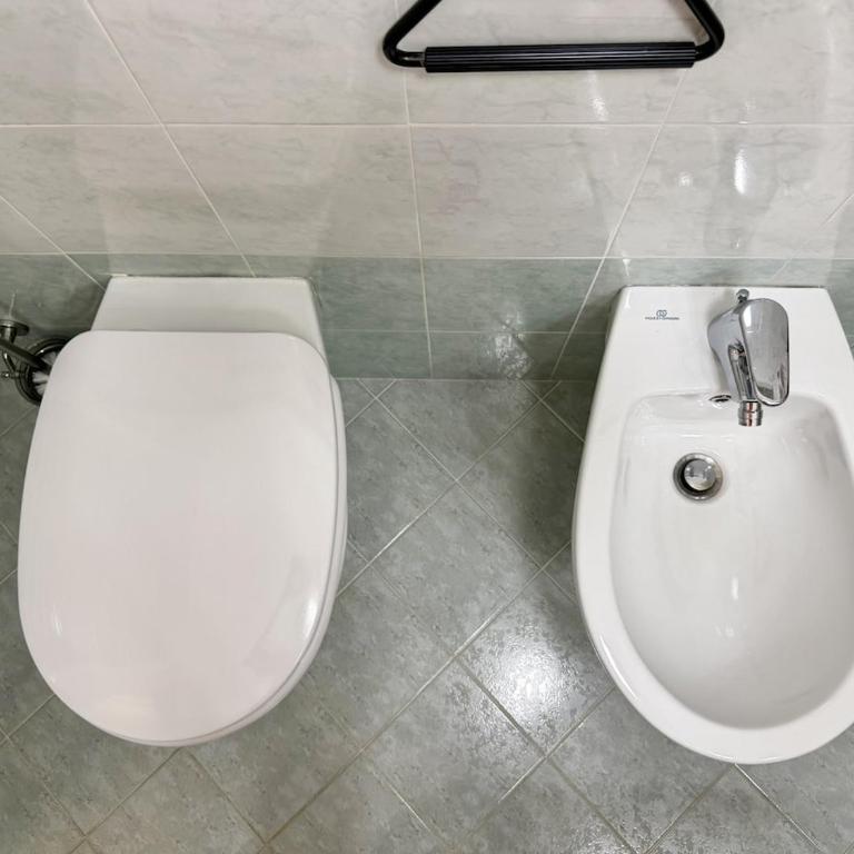 HOST4U - Honey's Home with Balcony and Garden in Imperia City Center - Appartamento con 2 Camere da Letto - 16