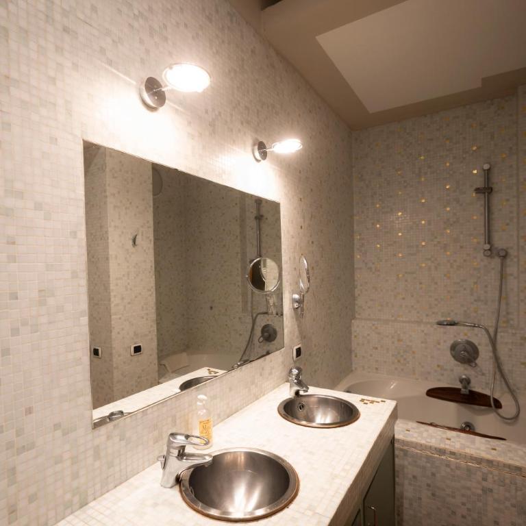 Clerici 13 - Elegant Apartment near Duomo - Deluxe One-Bedroom Apartment - 30