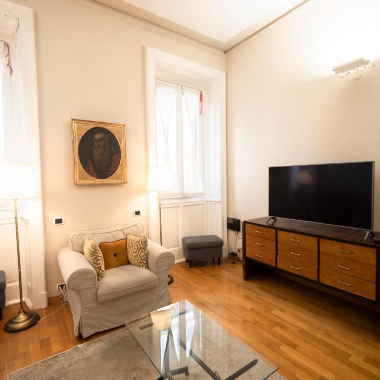 Clerici 13 - Elegant Apartment near Duomo - Deluxe One-Bedroom Apartment - 9