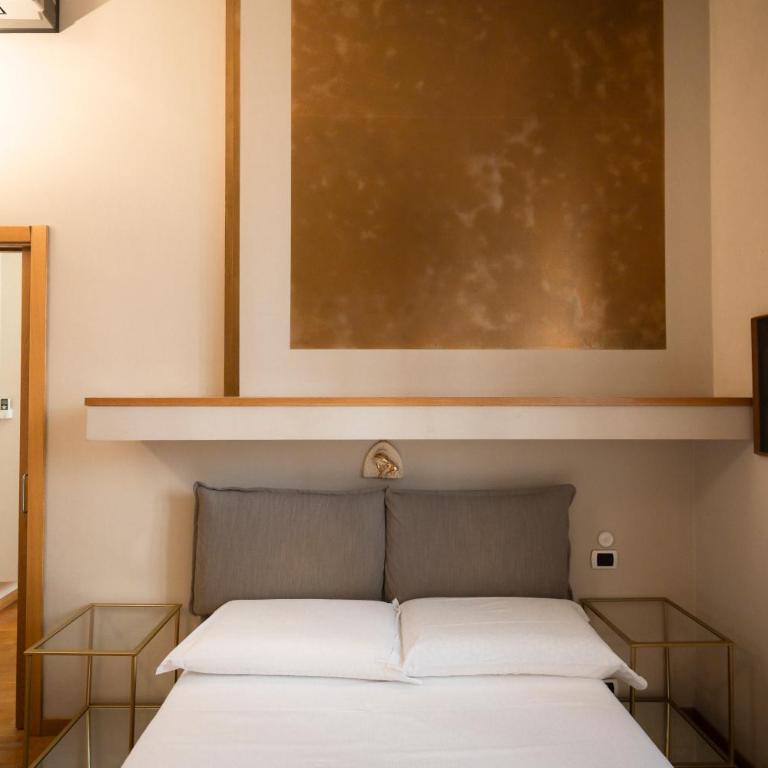 Clerici 13 - Elegant Apartment near Duomo - Deluxe One-Bedroom Apartment - 33