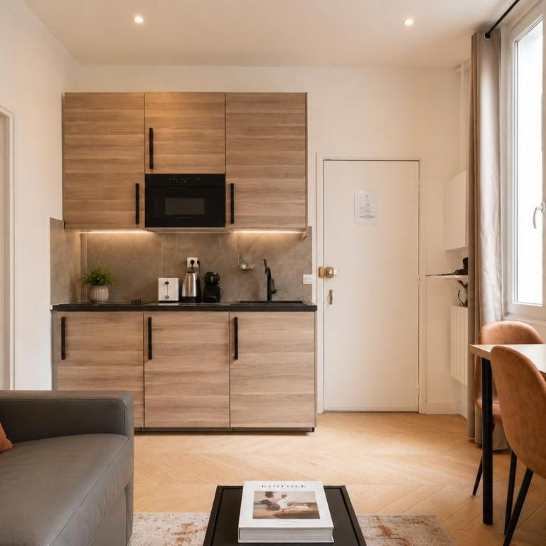 TheBlueStay 350 - Stunning Apt in République - Appartement - 9