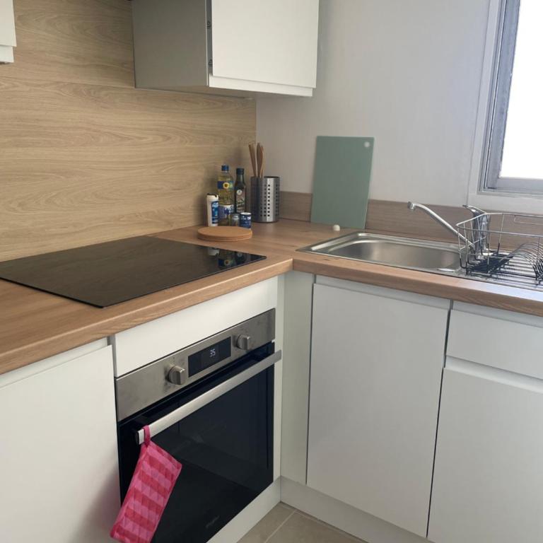 Deux pièces dernière étage avec terrasse - Apartment mit 1 Schlafzimmer - 9