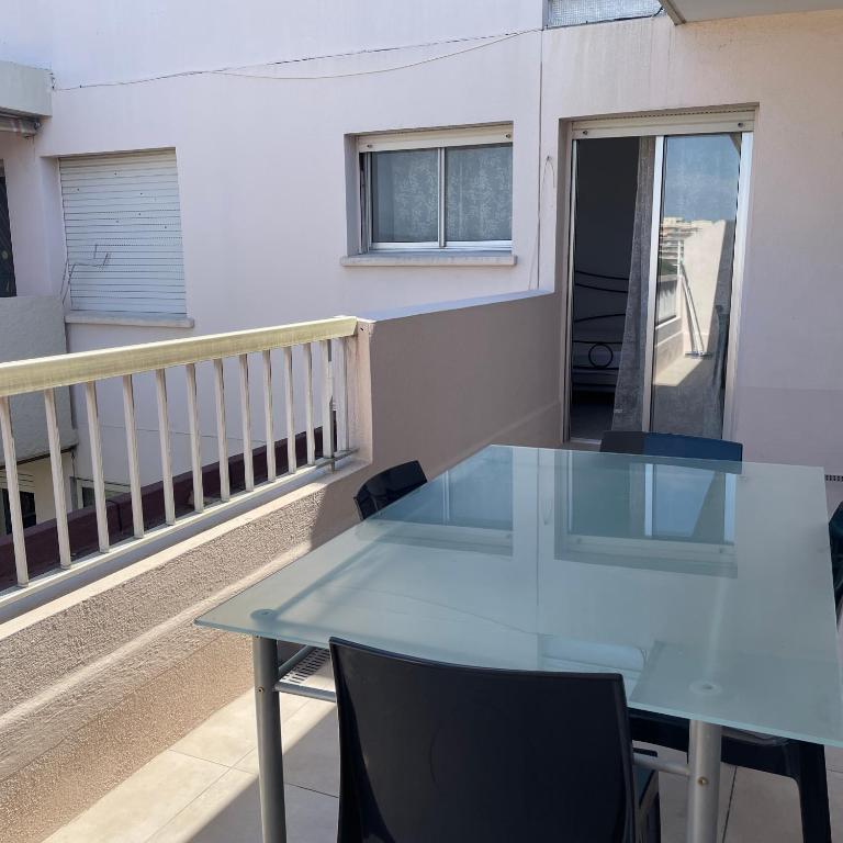 Deux pièces dernière étage avec terrasse - Apartment mit 1 Schlafzimmer - 12