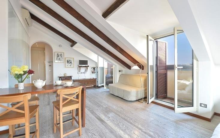 Enchanting Views Rooftop Apartment Prime Location - Appartamento con 1 Camera da Letto - 15