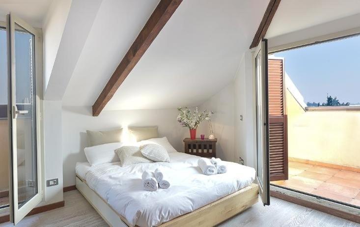 Enchanting Views Rooftop Apartment Prime Location - Appartamento con 1 Camera da Letto - 25
