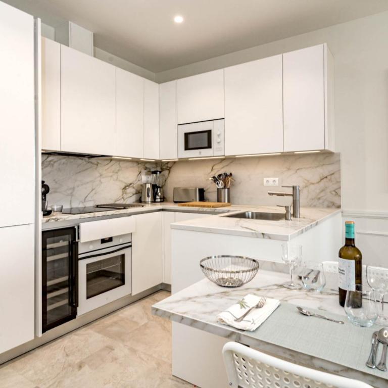 Stunning Marbella Apartment with Sea Views - Apartamento de 2 dormitorios con balcón y vistas al mar - 38