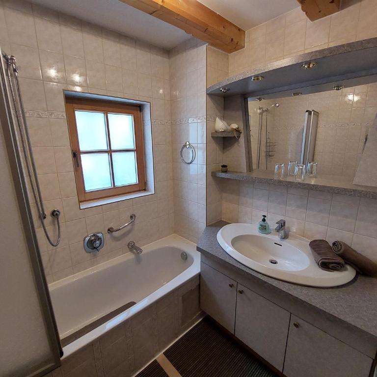 Ferienwohnung Inge - Apartment mit 2 Schlafzimmern und Bergblick - 11