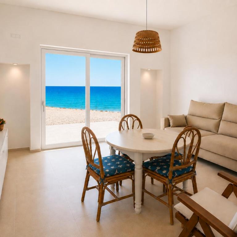 Dimora Bianca - Una finestra sul mare - Appartamento con 2 Camere da Letto e Vista Mare - 3