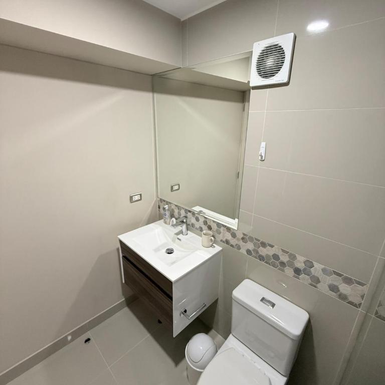 Sunset Views Miraflores & Barranco Gym Pool - Two-Bedroom Apartment - 10
