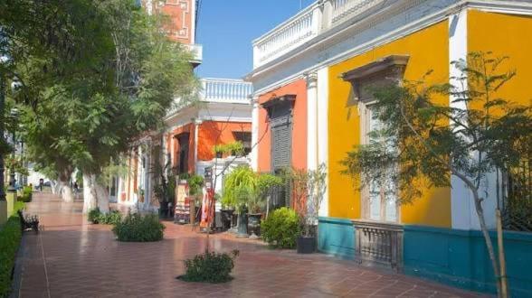 Sunset Views Miraflores & Barranco Gym Pool - Two-Bedroom Apartment - 19