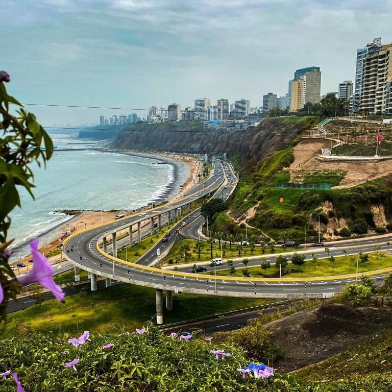 Sunset Views Miraflores & Barranco Gym Pool - Two-Bedroom Apartment - 13