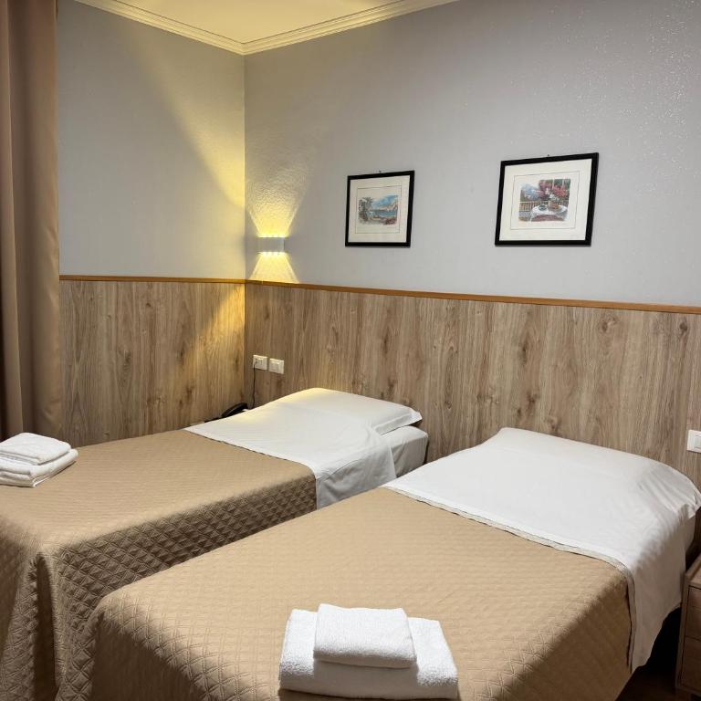 New Alexander Hotel - Camera Doppia con Letti Singoli - 2