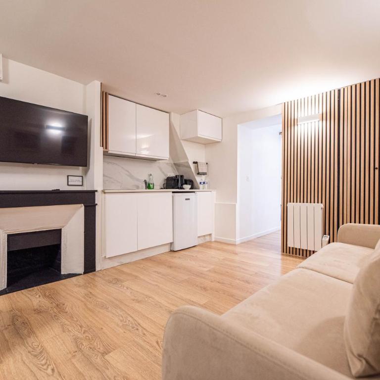 Lovely Home by Louvre & Palais Royal - One-Bedroom Apartment - 2
