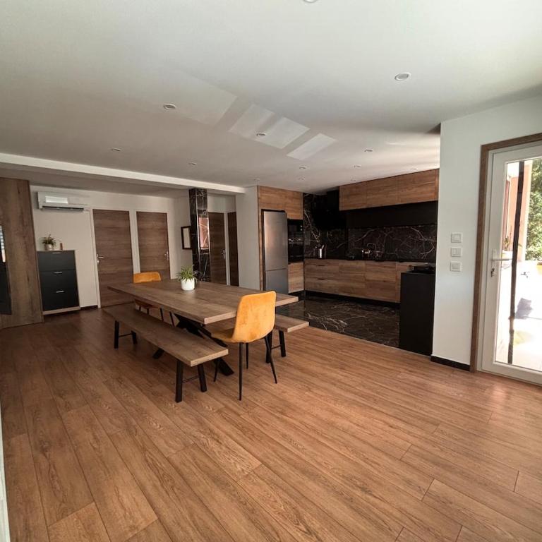 M&R Riviera - Proche plages - Clim - Terrasse - Appartement 3 Chambres - 1