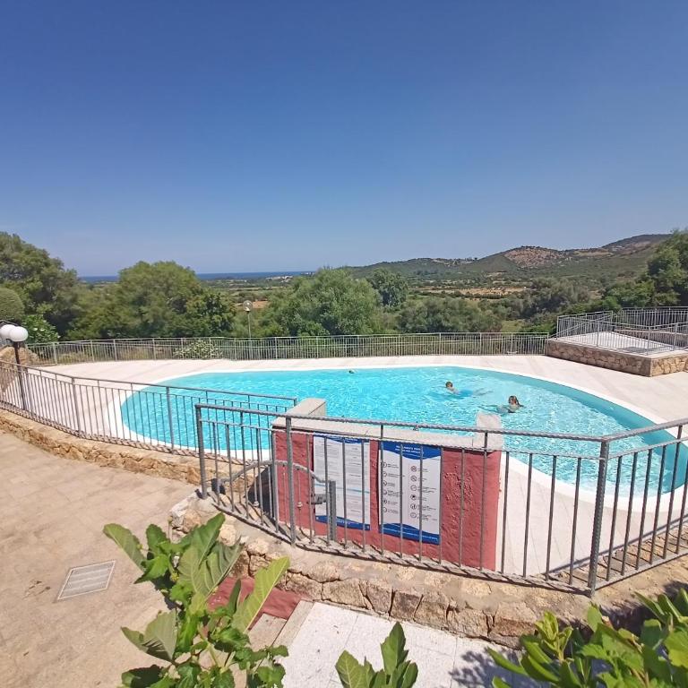 Sun and Sea LT - Piscina Condominiale - PMS CaseVacanze - Appartamento con 2 Camere da Letto - 2