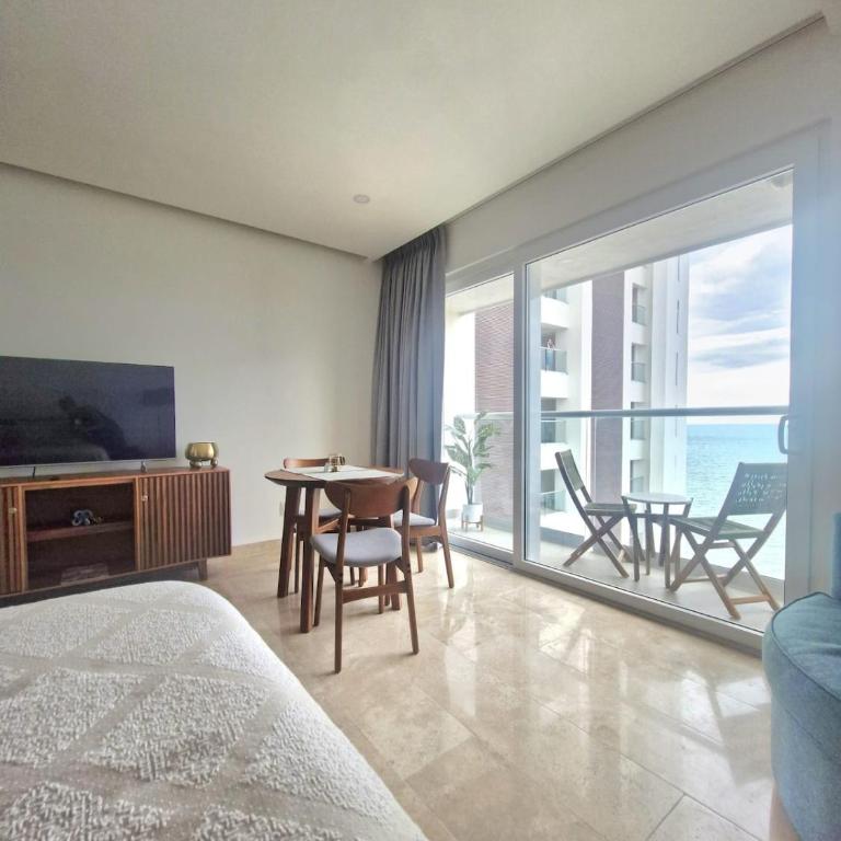 PROMO Beautiful beachfront Apt with pools, jacuzzi, gym - Appartement 1 Chambre - 54