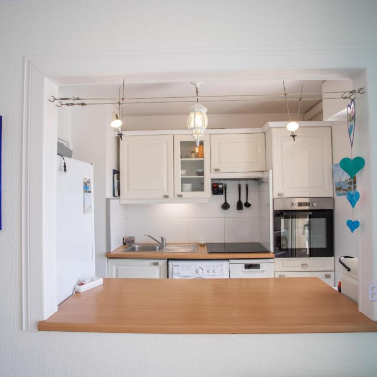 Elegant 2P avec piscine, garage et AC - Appartement - 9