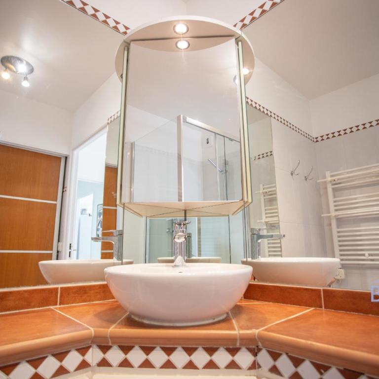 Elegant 2P avec piscine, garage et AC - Appartement - 19