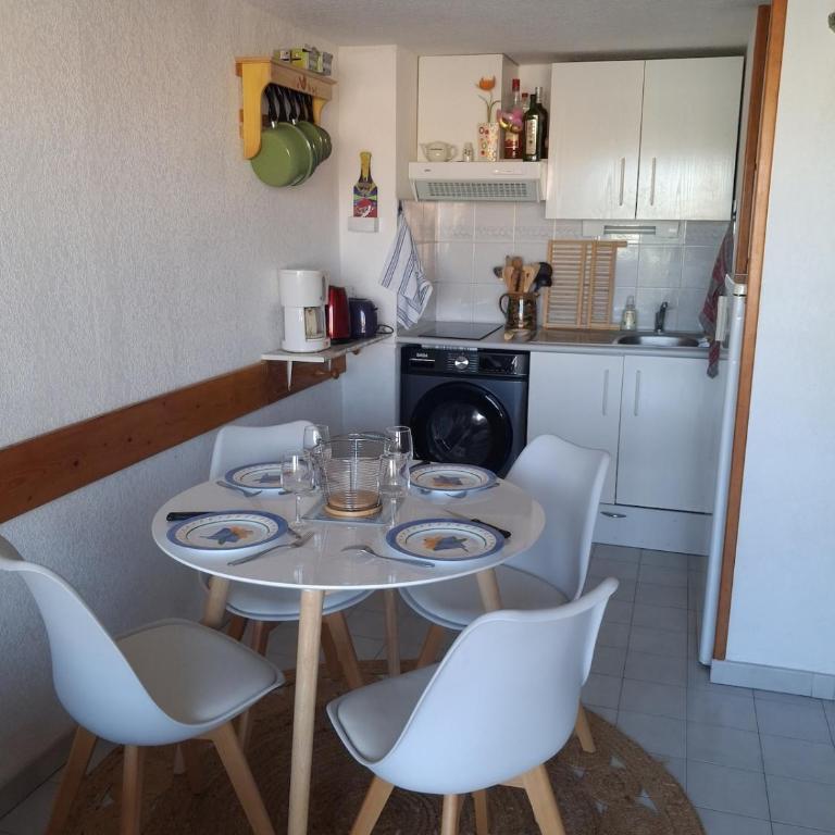 Plage à 300 m - Piscine - Clim - Wi-Fi - 4 pers - Appartement 2 Chambres - 9