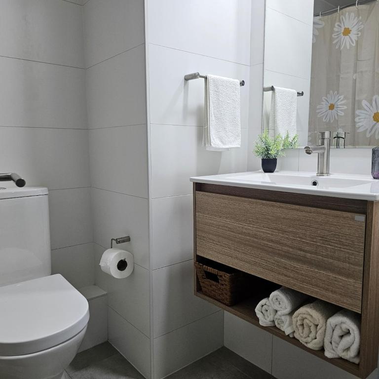 Metro Ñuble vista Movistar y estadio - Three-Bedroom Apartment - 26