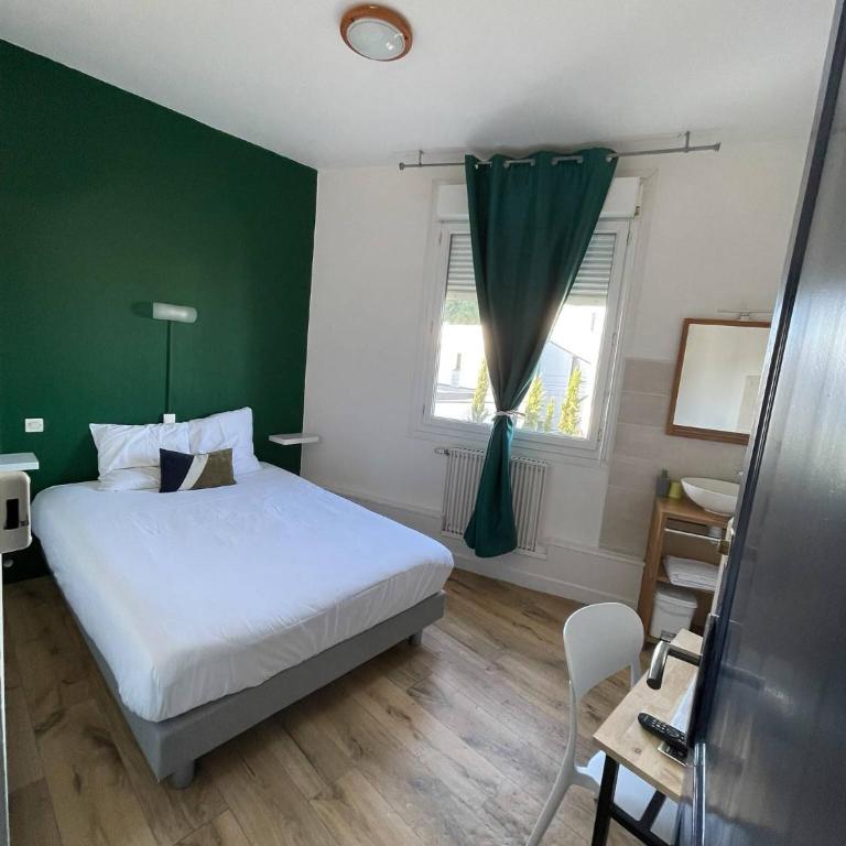 Hôtel Alizéa - Chambre Double Standard avec Salle de Bains Commune - 1