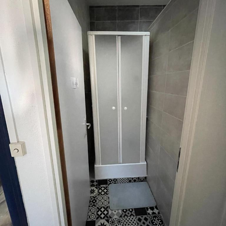 Hôtel Alizéa - Chambre Double Standard avec Salle de Bains Commune - 4