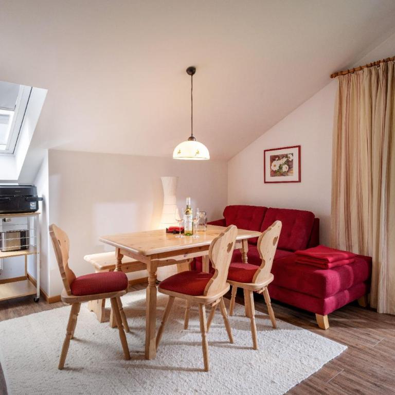 Wellness Ferienwohnung mit Hallenbad und Sauna - Superior Apartment mit Balkon - 2