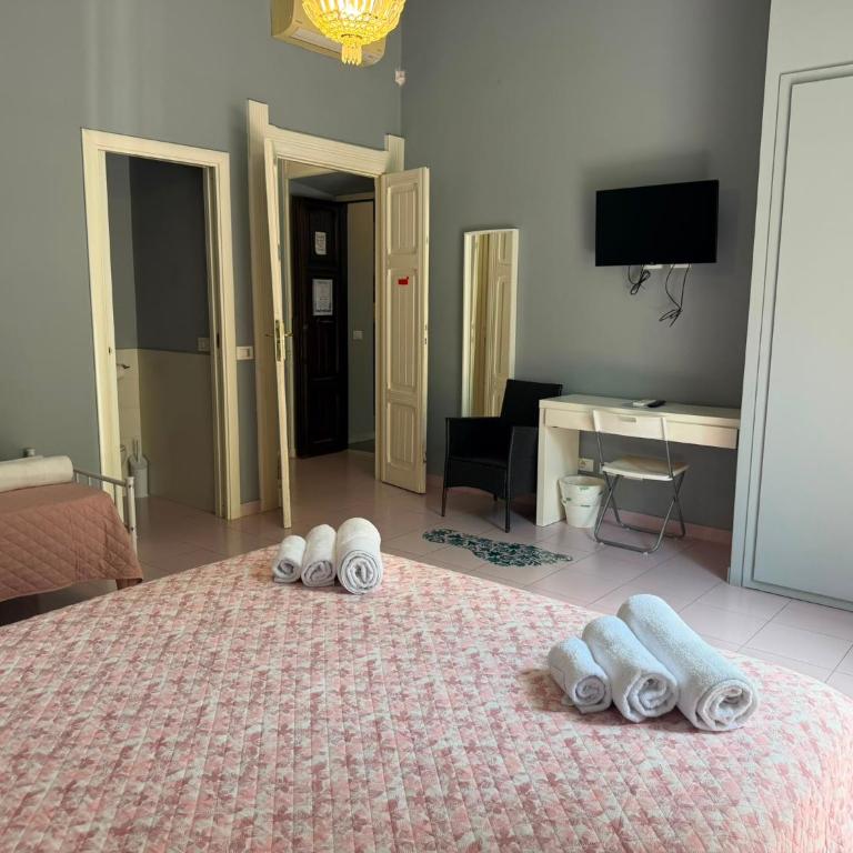 Tarshito Gallery House Roma - Camera Tripla con Bagno Privato - 6