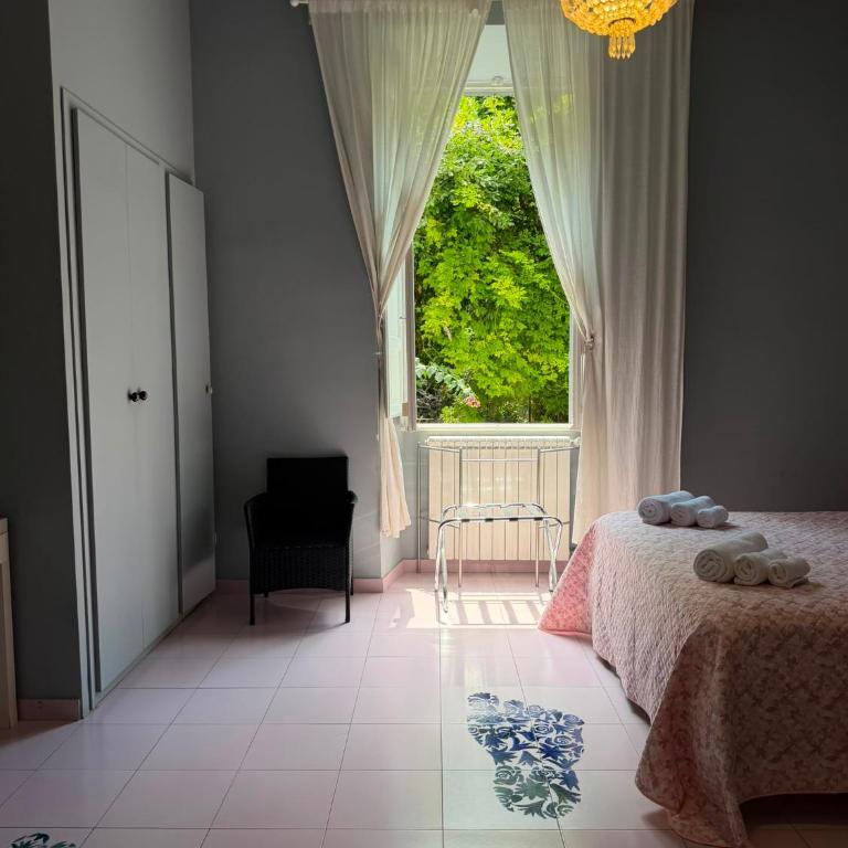 Tarshito Gallery House Roma - Camera Tripla con Bagno Privato - 1