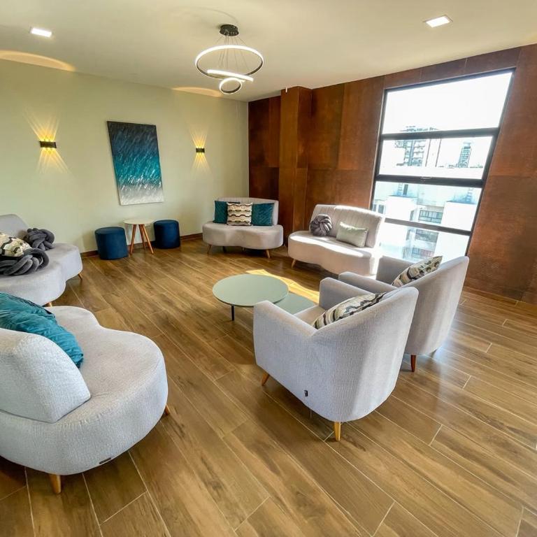 Equipetrol Suite Pool & Views - One-Bedroom Apartment - 3