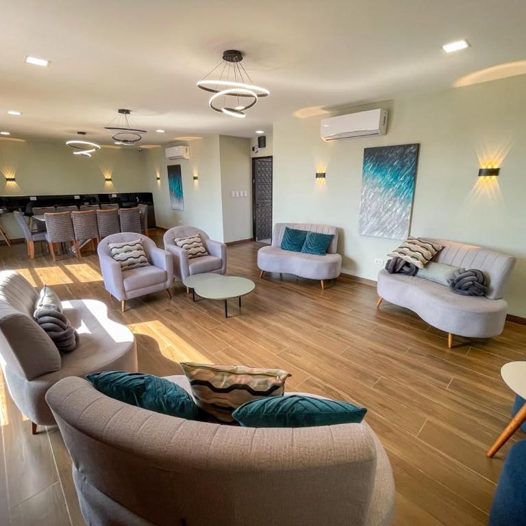 Equipetrol Suite Pool & Views - One-Bedroom Apartment - 9