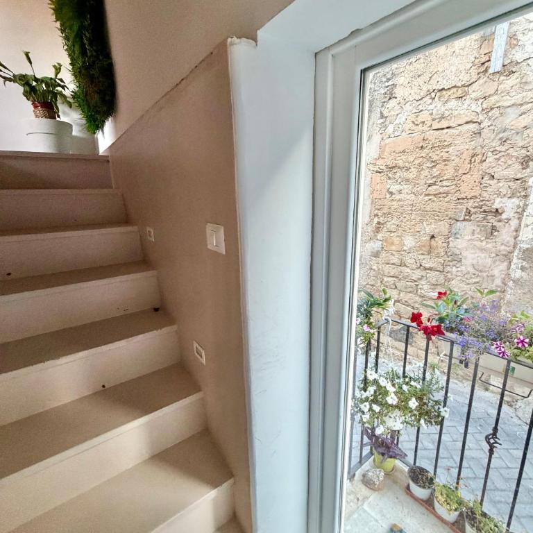 Experience the authentic soul of Modica at Bayit Michel - Casa con 3 Camere da Letto - 49