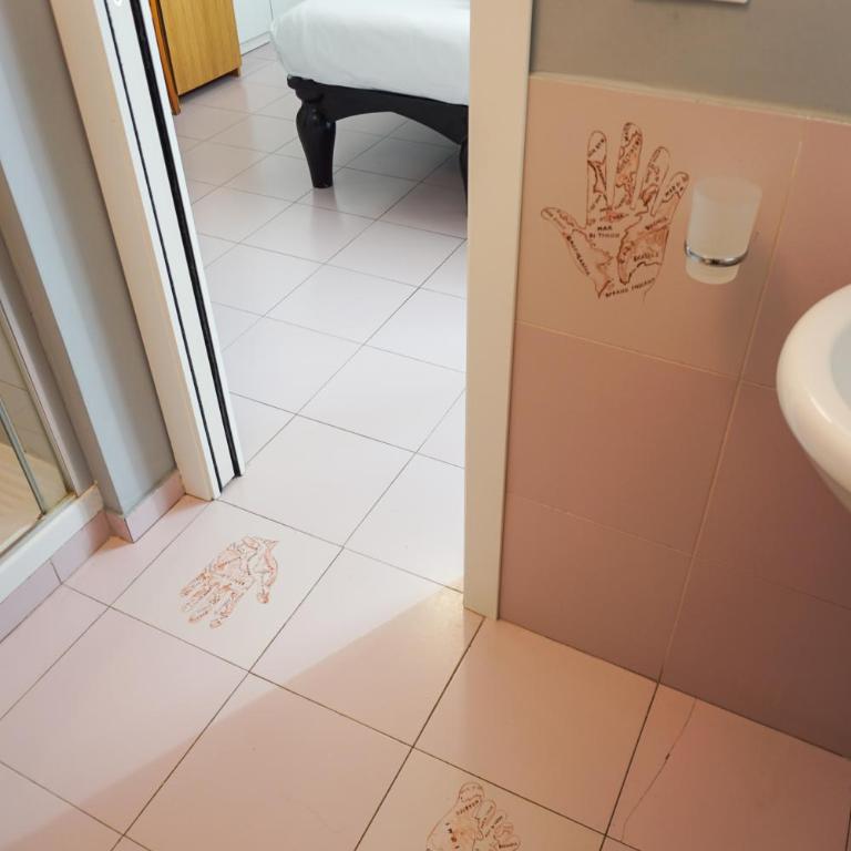Tarshito Gallery House Roma - Camera Matrimoniale con Bagno Privato - 8