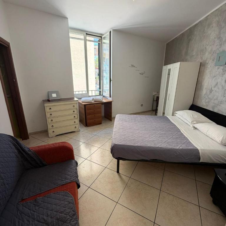 Appartamento STABIAE Centrale - Case Vacanze - Appartamento Deluxe con 1 Camera da Letto e Vista Città - 3