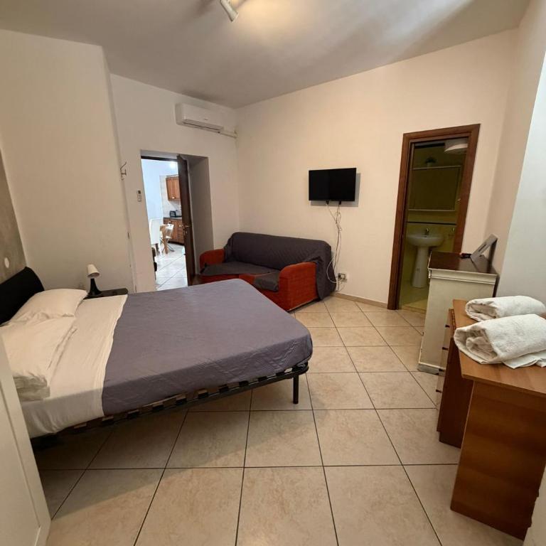 Appartamento STABIAE Centrale - Case Vacanze - Appartamento Deluxe con 1 Camera da Letto e Vista Città - 5
