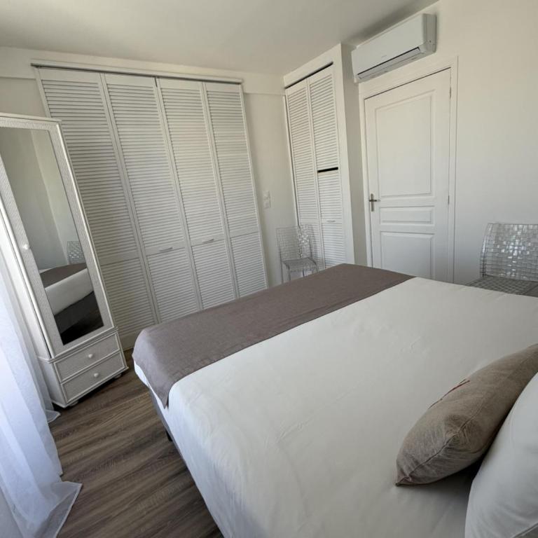 Hôtel The Originals Miramar, Royan Pontaillac - Appartement - Vue sur Ville - 2