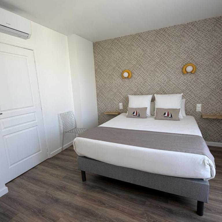 Hôtel The Originals Miramar, Royan Pontaillac - Appartement - Vue sur Ville - 6