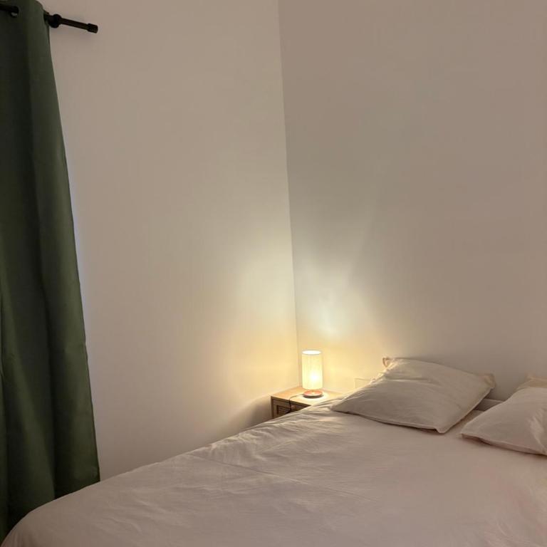 Appartement rénové avec balcon au cœur d Avignon - Apartment mit 1 Schlafzimmer - 3