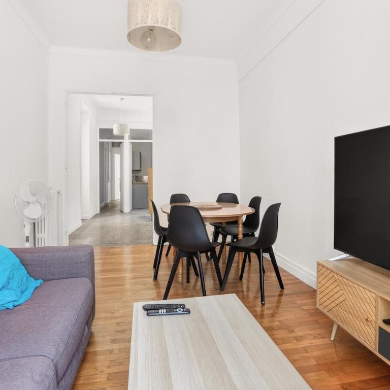 Chaleureux T3 à 15 min de la plage - Nice Ouest - Two-Bedroom Apartment - 3