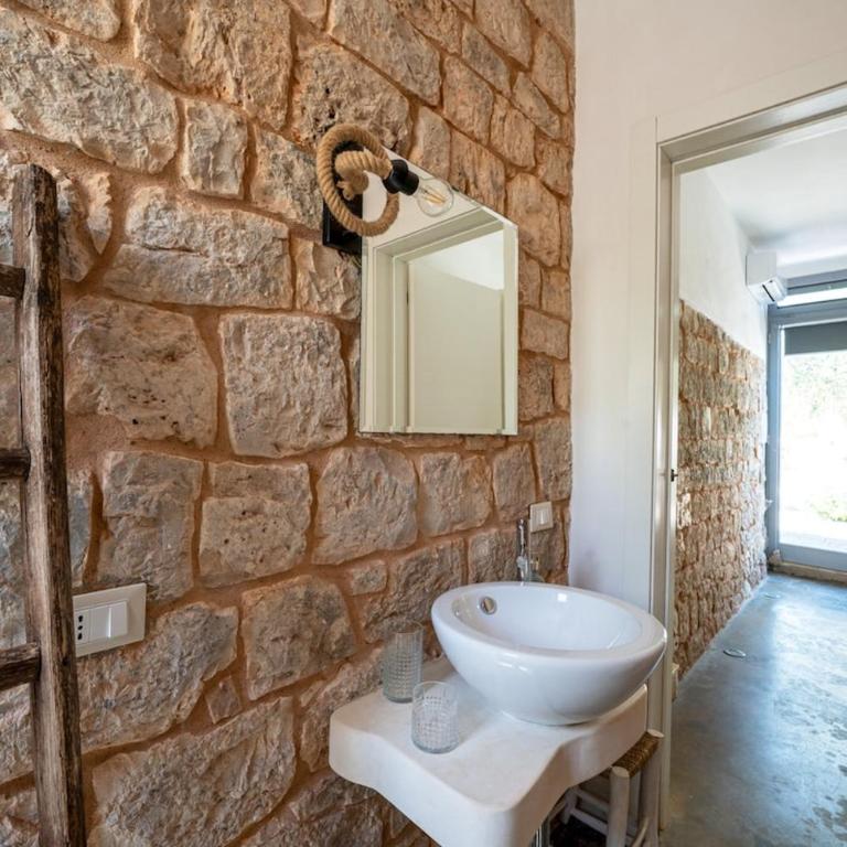 Trullo with pool and garden between Ostuni and Ceglie - Villa con 2 Camere da Letto - 13