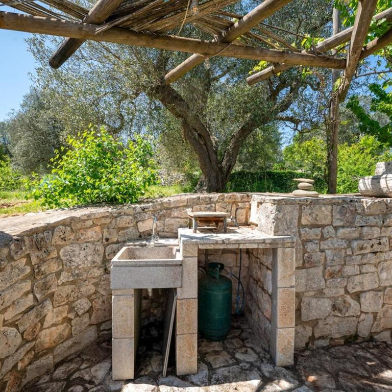Trullo with pool and garden between Ostuni and Ceglie - Villa con 2 Camere da Letto - 32