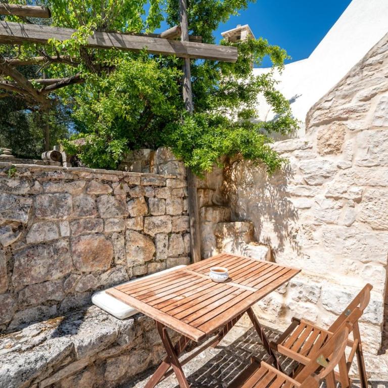Trullo with pool and garden between Ostuni and Ceglie - Villa con 2 Camere da Letto - 28