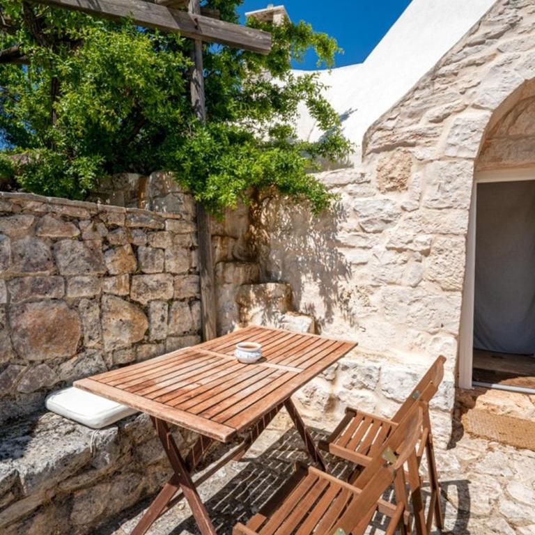 Trullo with pool and garden between Ostuni and Ceglie - Villa con 2 Camere da Letto - 23