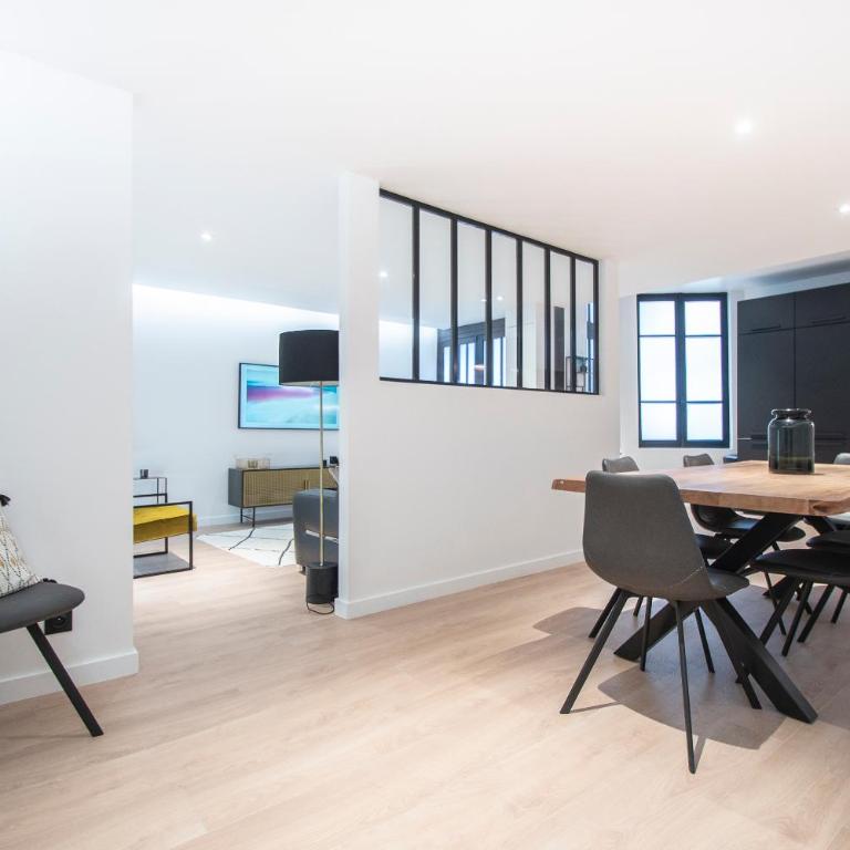 Relax in a Townhouse in Paris l 16th District - Appartement 2 Chambres - 18